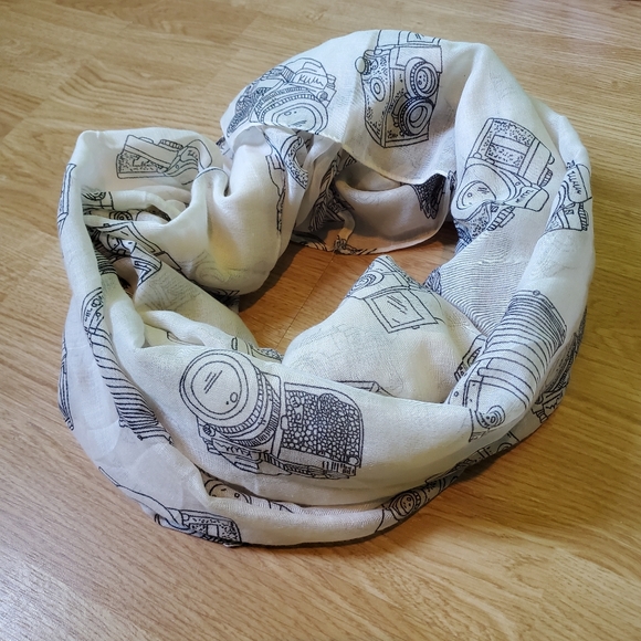 Lina & Lily Accessories - Lina & Lily Camera Print Infinity Scarf Cream&Black